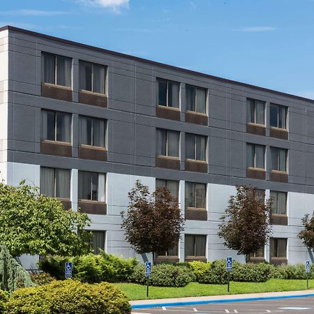 Days Inn By Wyndham Horsham Philadelphia Esterno foto