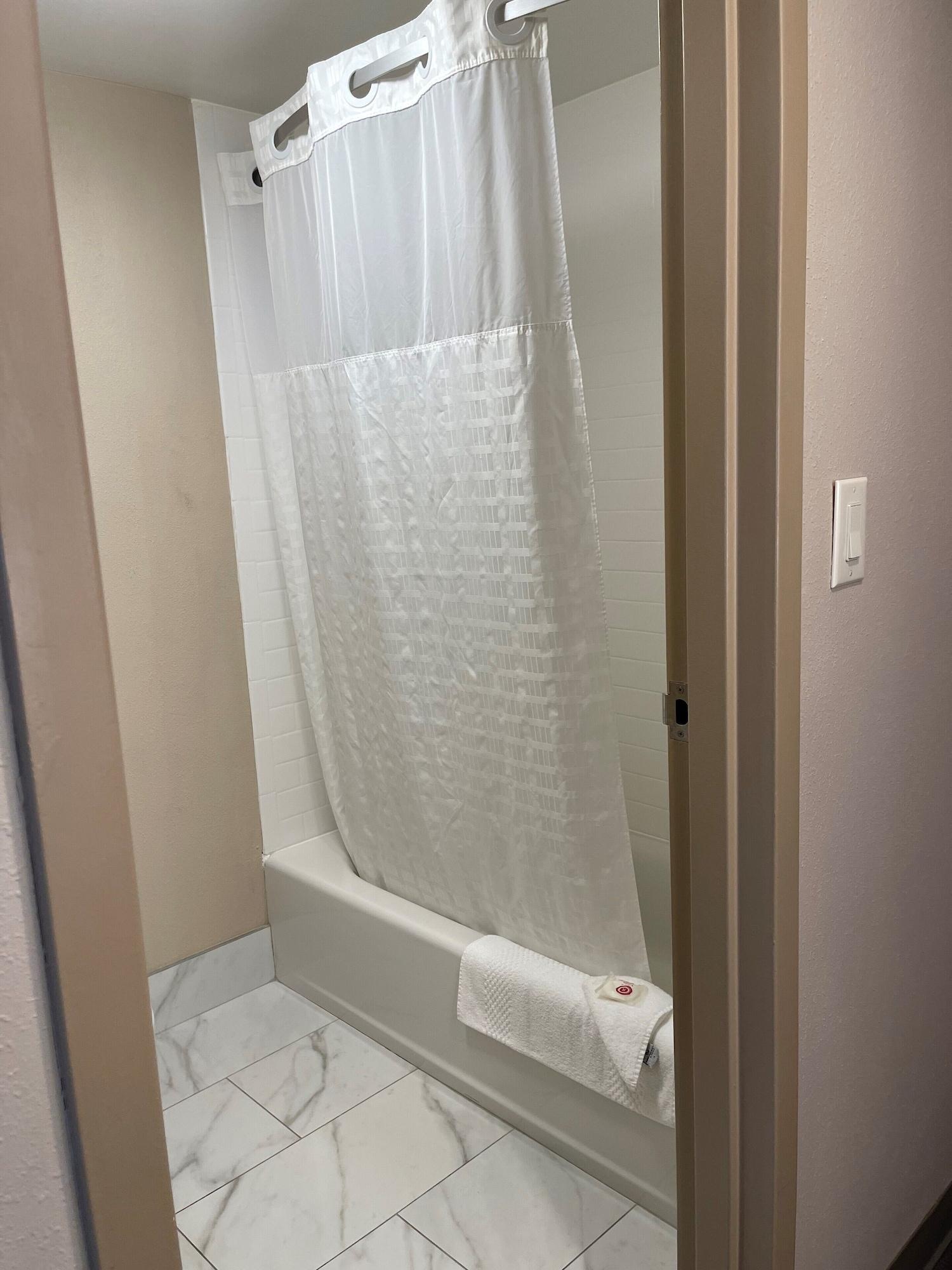Days Inn By Wyndham Horsham Philadelphia Esterno foto