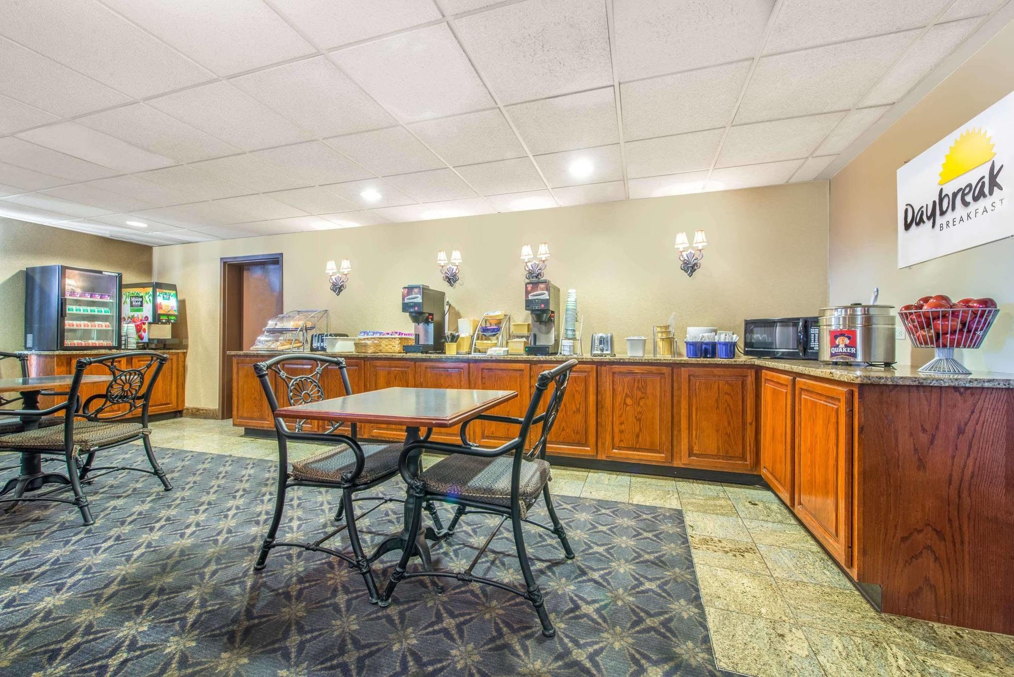Days Inn By Wyndham Horsham Philadelphia Esterno foto