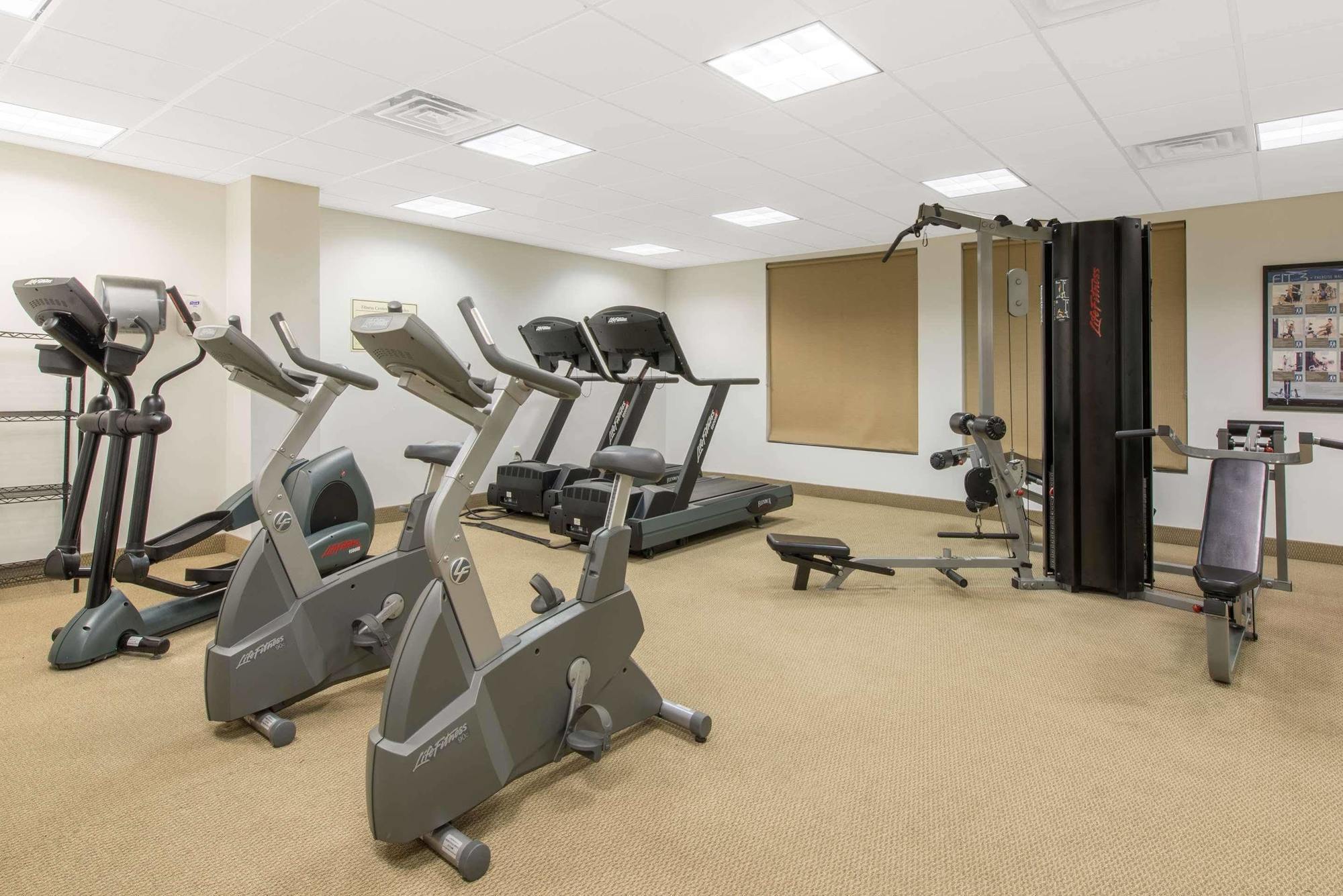 Days Inn By Wyndham Horsham Philadelphia Esterno foto