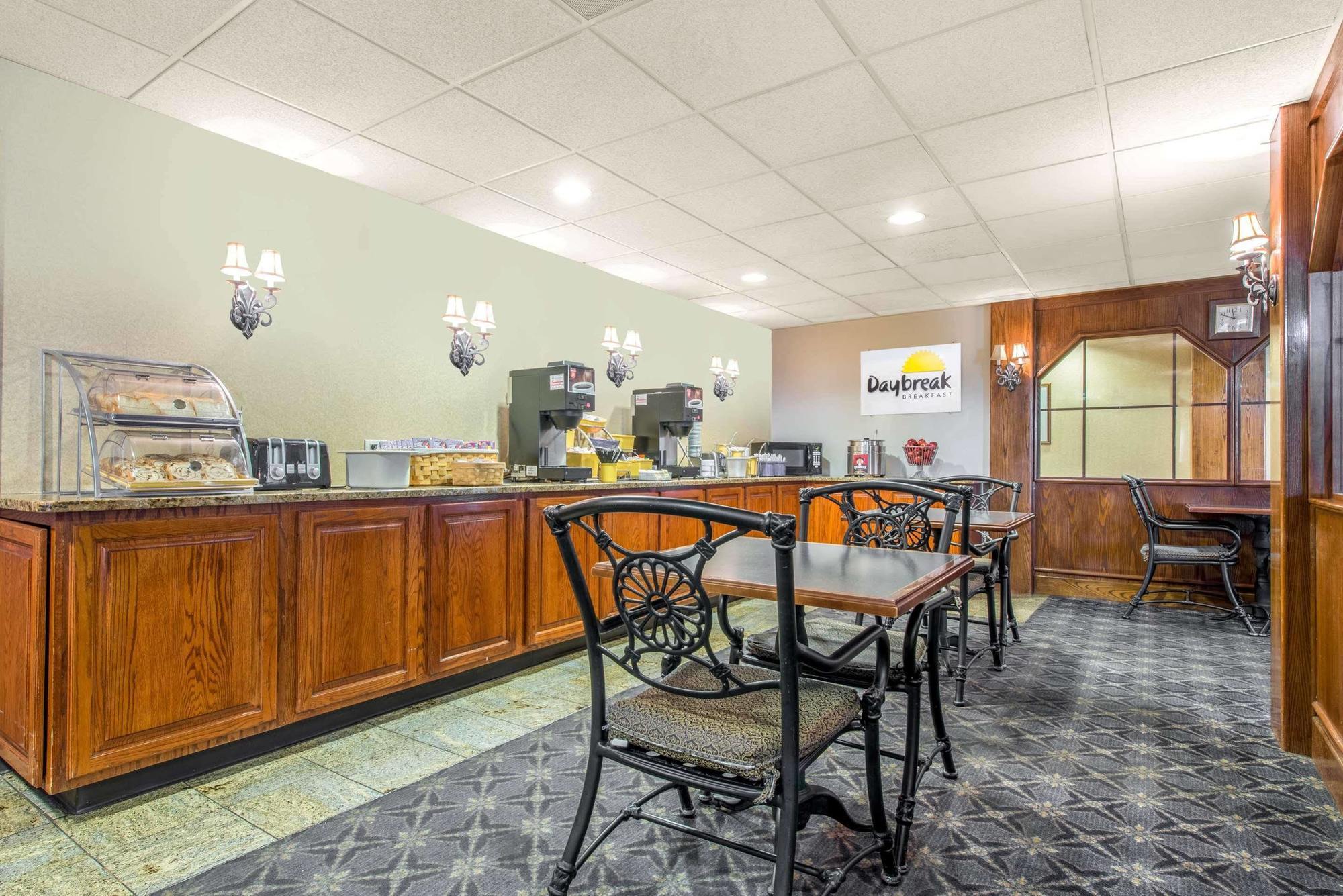 Days Inn By Wyndham Horsham Philadelphia Esterno foto