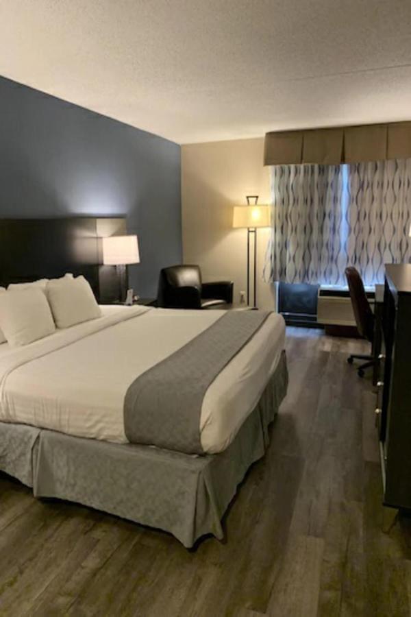 Days Inn By Wyndham Horsham Philadelphia Esterno foto